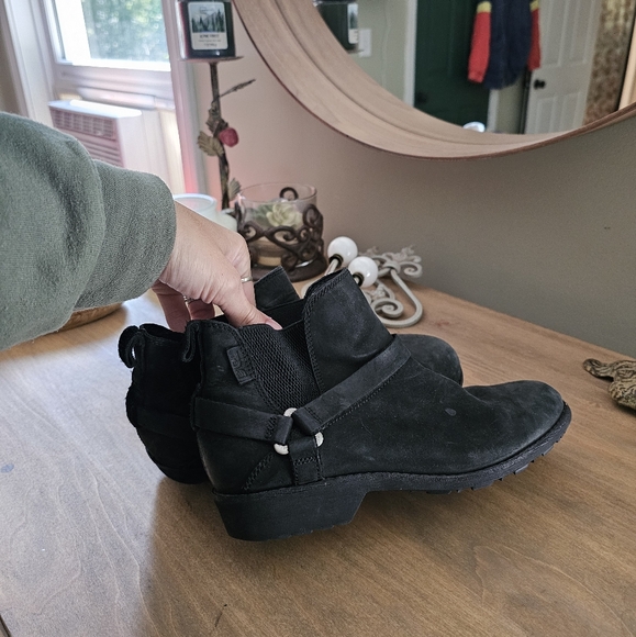 Teva De La Vina Dos Chelsea Boots - Picture 3 of 12